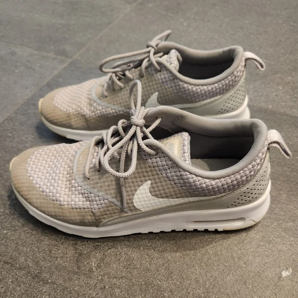 Nike Air Max Thea, Size 8 - Picture 4 of 9